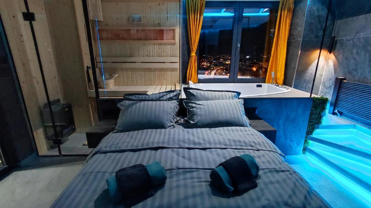 Smart Luxury Penthouse Suites - Private Sauna, Hot-Tub, Home Cinema At The Best Location In Skopje Extérieur photo
