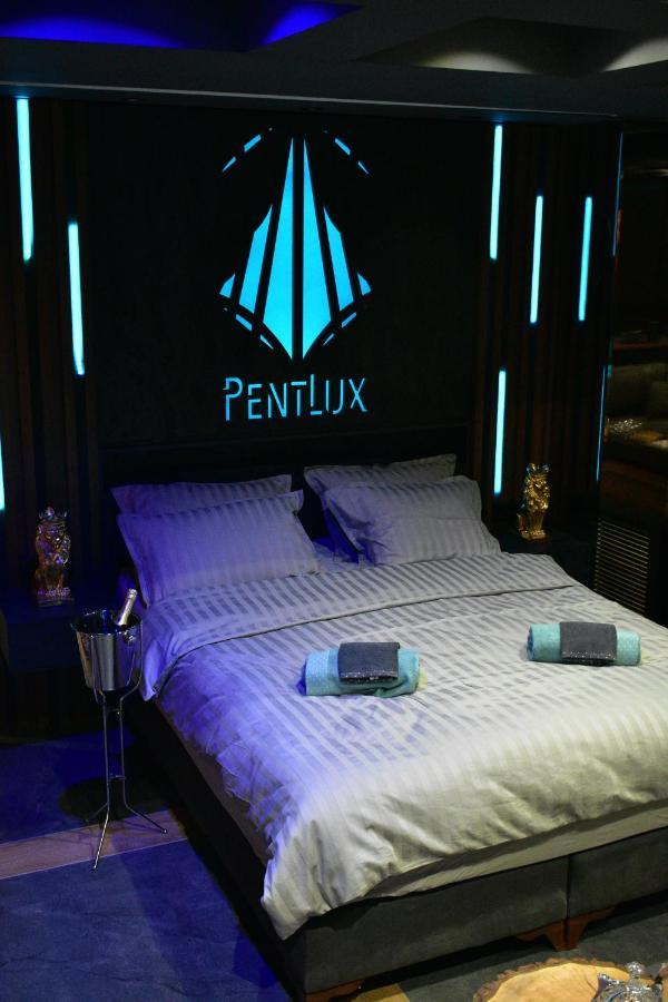 Smart Luxury Penthouse Suites - Private Sauna, Hot-Tub, Home Cinema At The Best Location In Skopje Extérieur photo