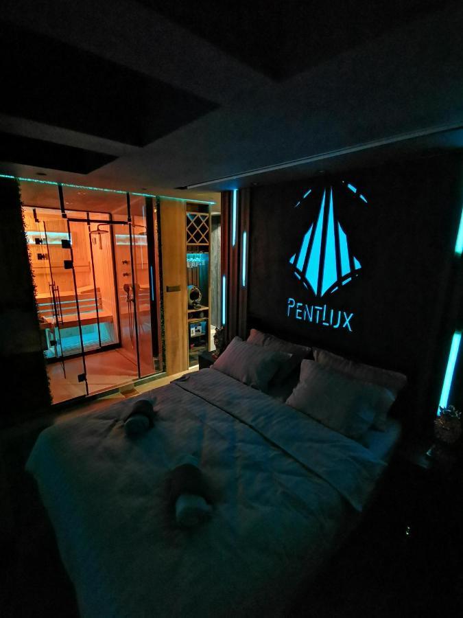 Smart Luxury Penthouse Suites - Private Sauna, Hot-Tub, Home Cinema At The Best Location In Skopje Extérieur photo