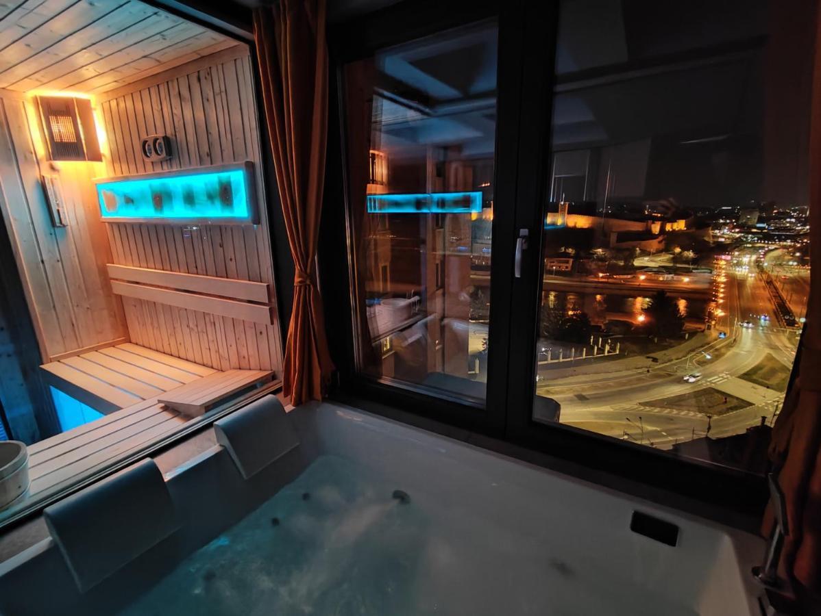 Smart Luxury Penthouse Suites - Private Sauna, Hot-Tub, Home Cinema At The Best Location In Skopje Extérieur photo