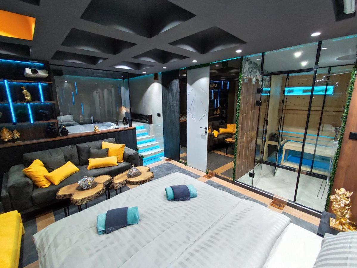 Smart Luxury Penthouse Suites - Private Sauna, Hot-Tub, Home Cinema At The Best Location In Skopje Extérieur photo
