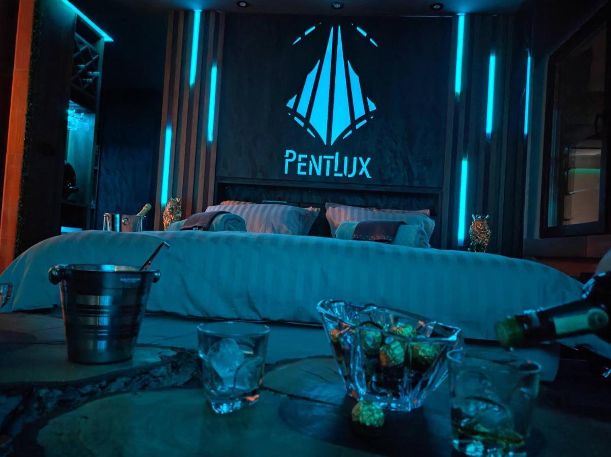 Smart Luxury Penthouse Suites - Private Sauna, Hot-Tub, Home Cinema At The Best Location In Skopje Extérieur photo