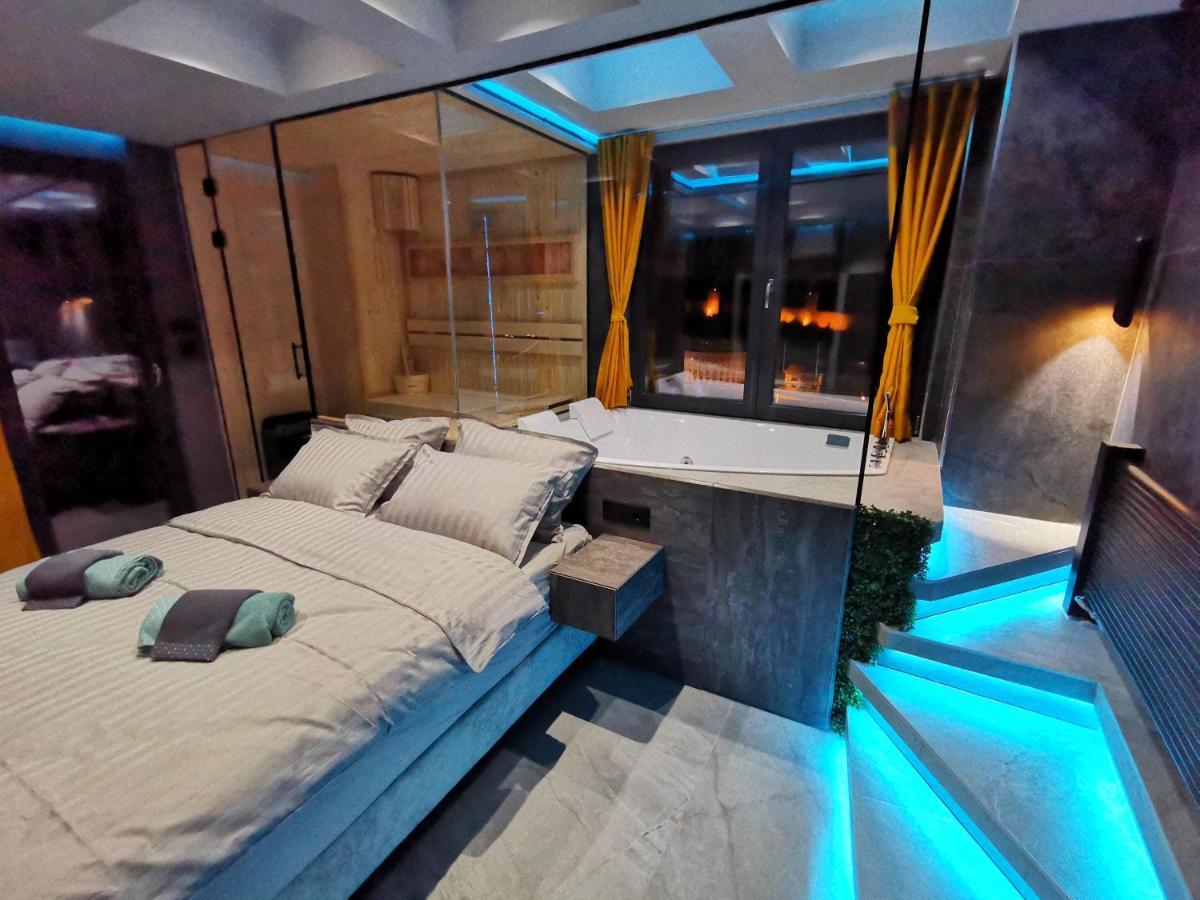 Smart Luxury Penthouse Suites - Private Sauna, Hot-Tub, Home Cinema At The Best Location In Skopje Extérieur photo