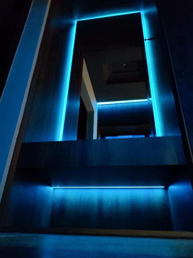 Smart Luxury Penthouse Suites - Private Sauna, Hot-Tub, Home Cinema At The Best Location In Skopje Extérieur photo