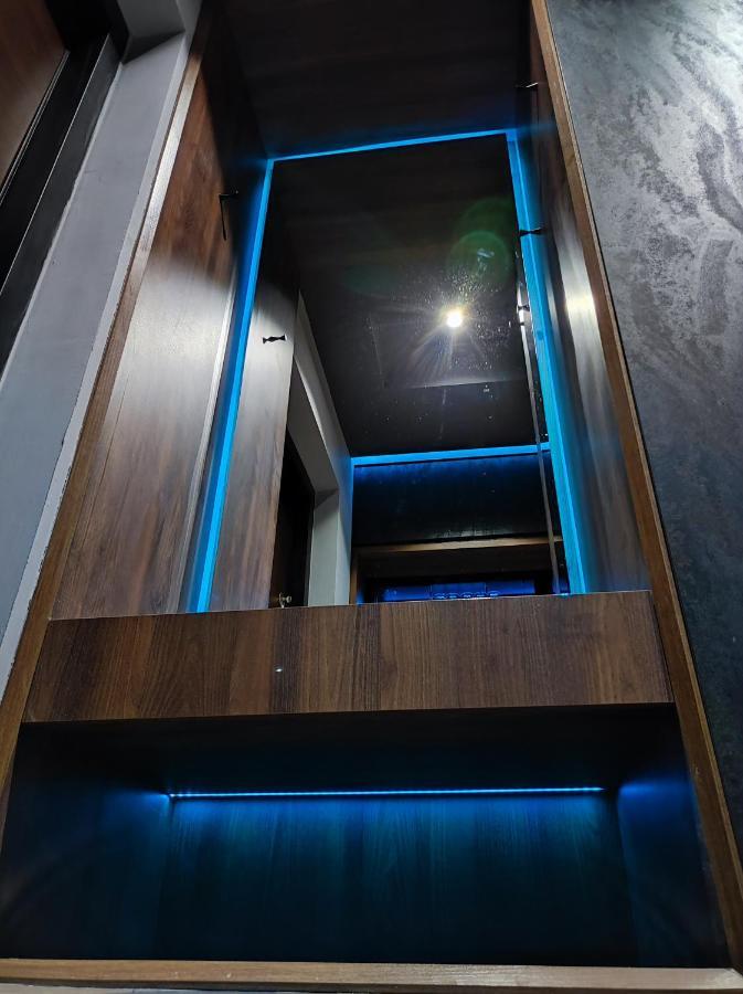 Smart Luxury Penthouse Suites - Private Sauna, Hot-Tub, Home Cinema At The Best Location In Skopje Extérieur photo