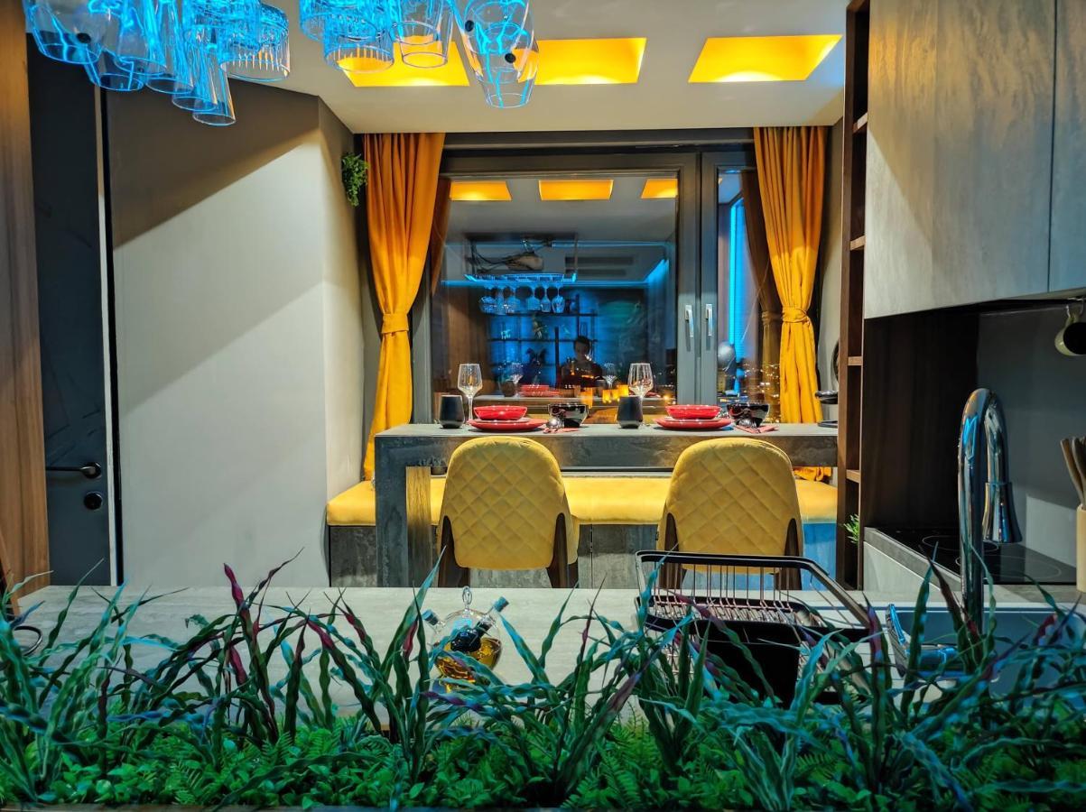 Smart Luxury Penthouse Suites - Private Sauna, Hot-Tub, Home Cinema At The Best Location In Skopje Extérieur photo