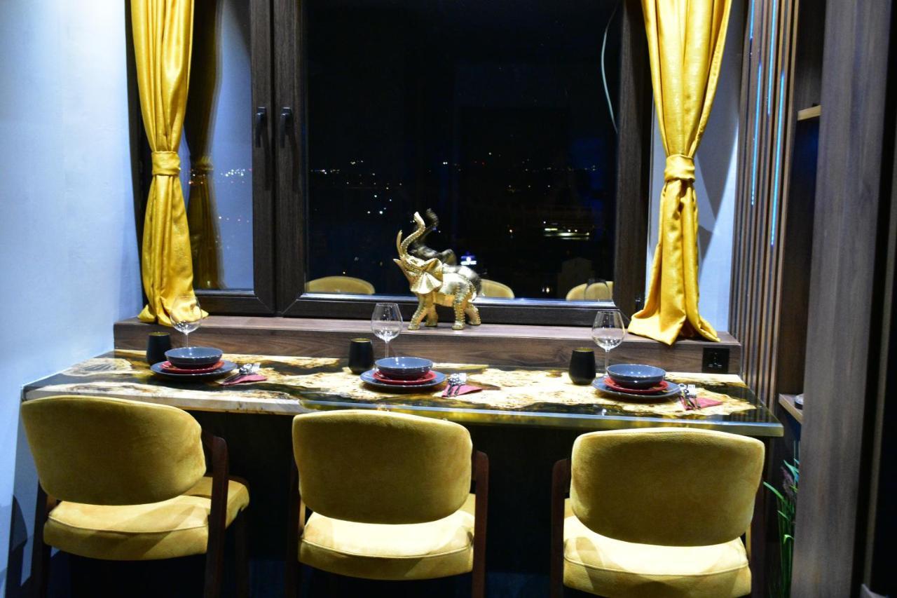 Smart Luxury Penthouse Suites - Private Sauna, Hot-Tub, Home Cinema At The Best Location In Skopje Extérieur photo