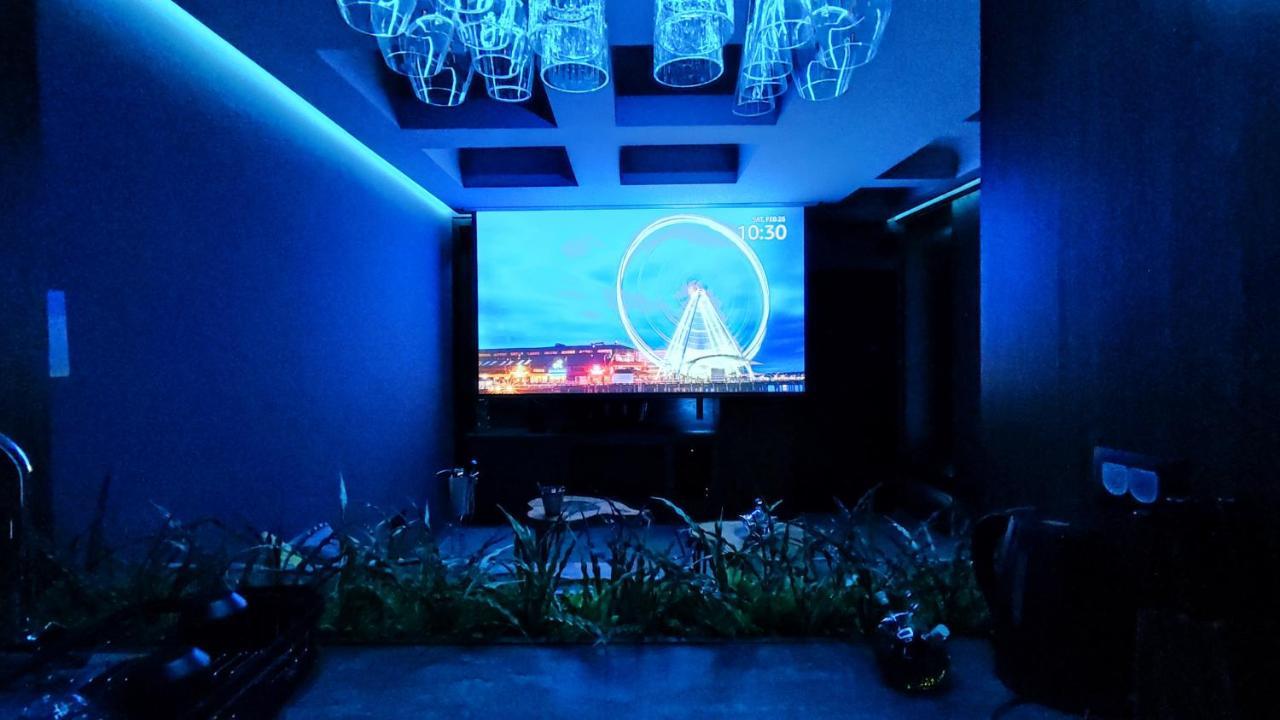 Smart Luxury Penthouse Suites - Private Sauna, Hot-Tub, Home Cinema At The Best Location In Skopje Extérieur photo