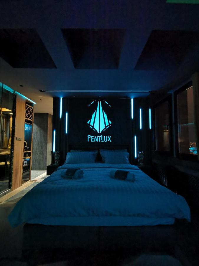 Smart Luxury Penthouse Suites - Private Sauna, Hot-Tub, Home Cinema At The Best Location In Skopje Extérieur photo