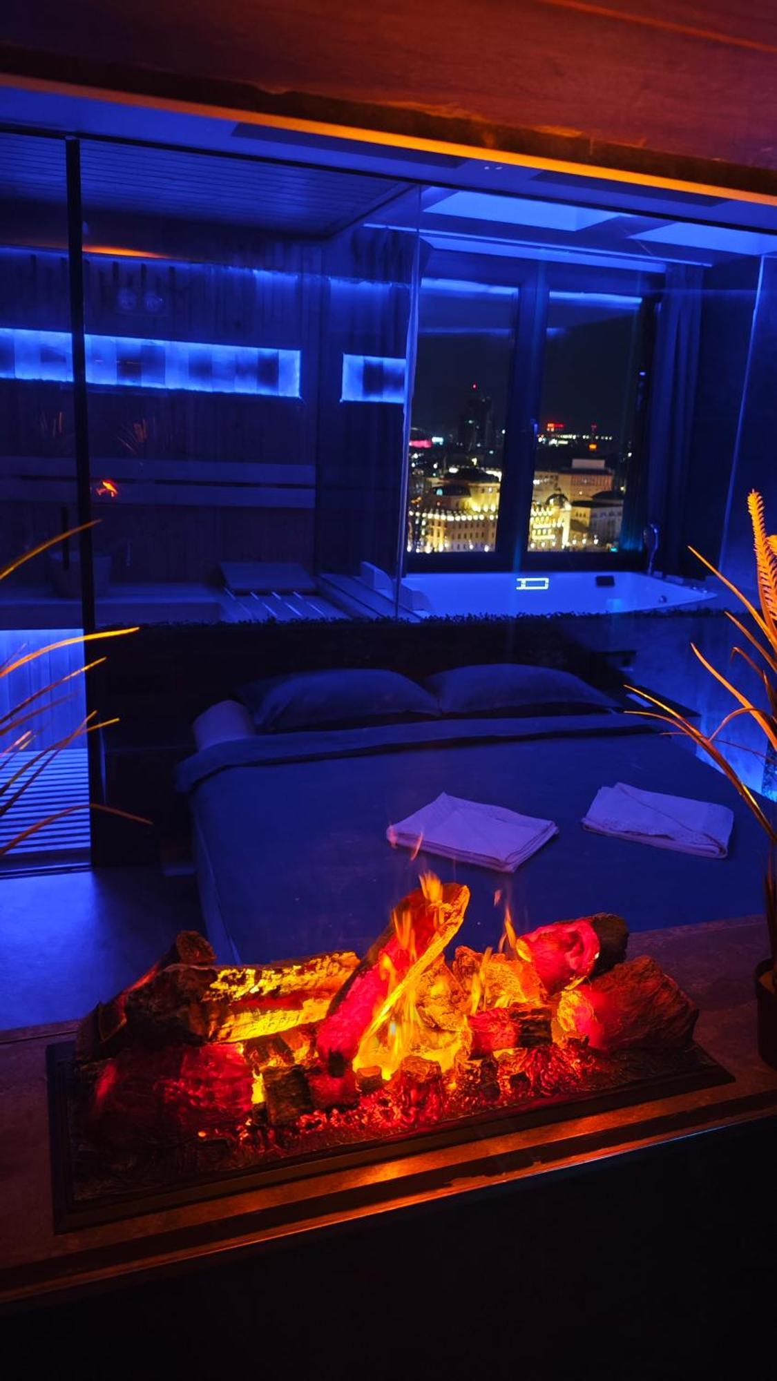 Smart Luxury Penthouse Suites - Private Sauna, Hot-Tub, Home Cinema At The Best Location In Skopje Extérieur photo